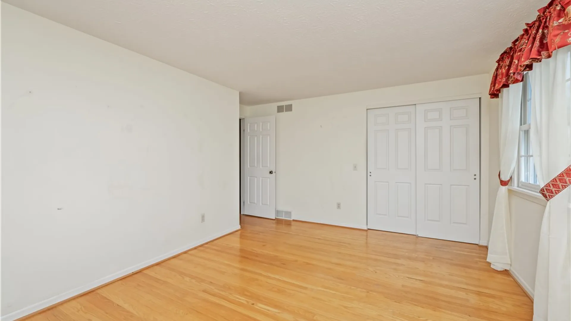 Property at 7 Whittlers Ridge, Perinton, NY 14534 30