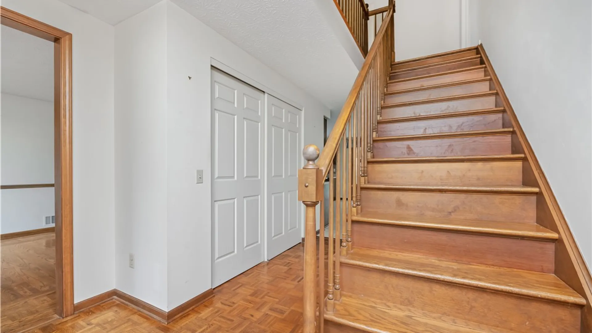 Property at 7 Whittlers Ridge, Perinton, NY 14534 5