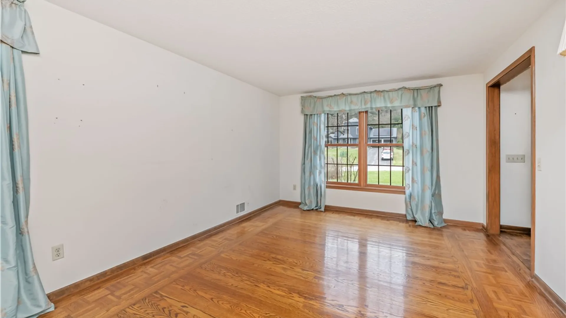 Property at 7 Whittlers Ridge, Perinton, NY 14534 9