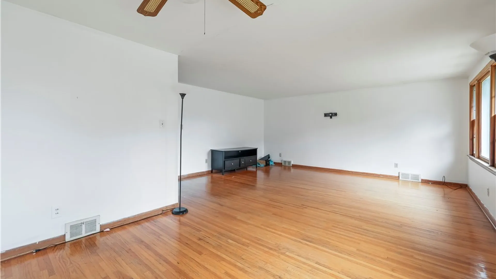 Property at 157 Winspear Avenue, Buffalo, NY 14214 6