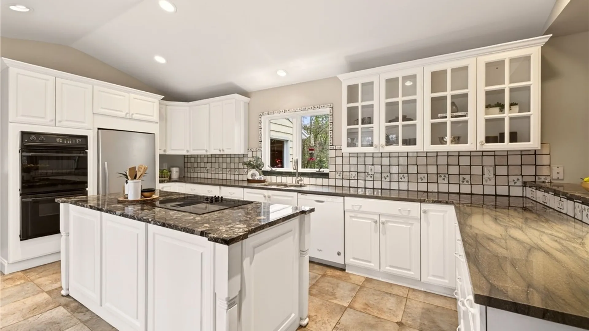 Property at 4278 East Avenue, Pittsford, NY 14618 17