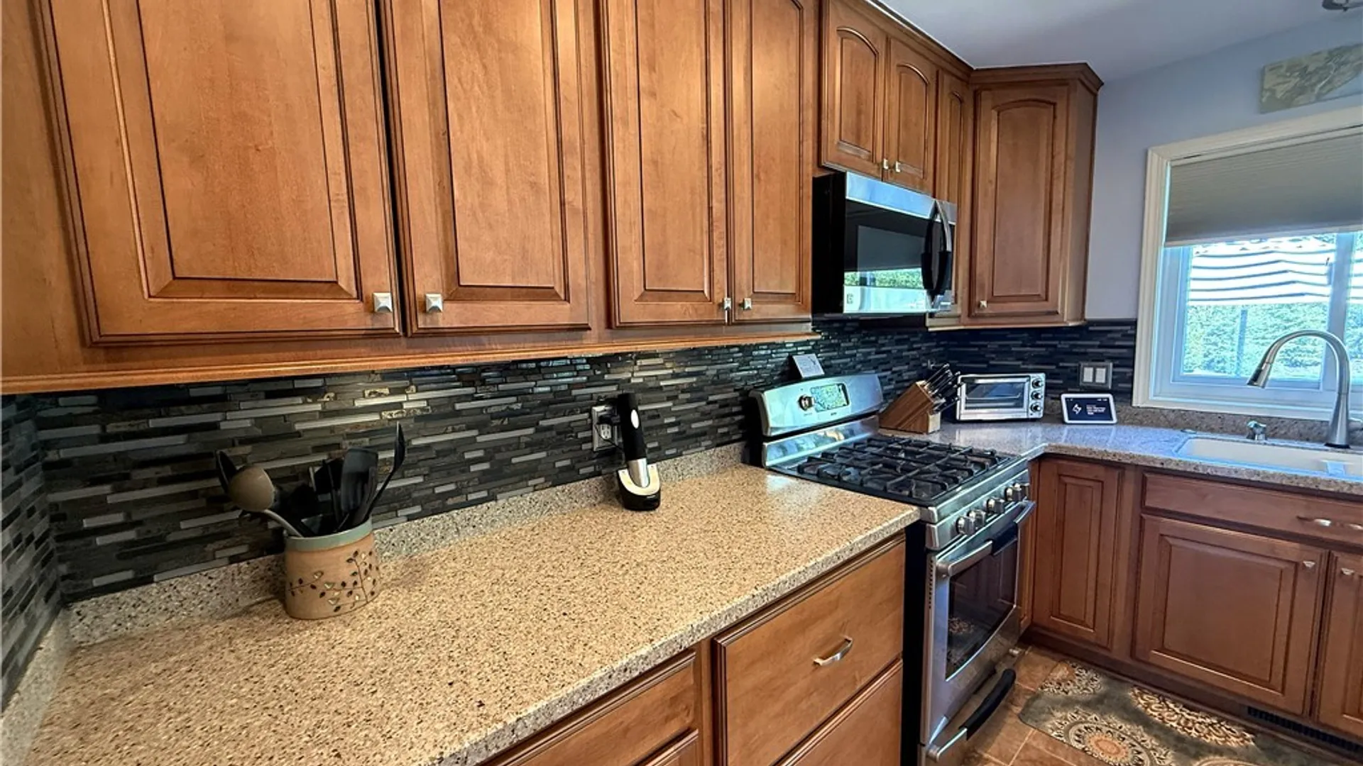 Property at 1413 Creek Pointe, Farmington, NY 14425 16
