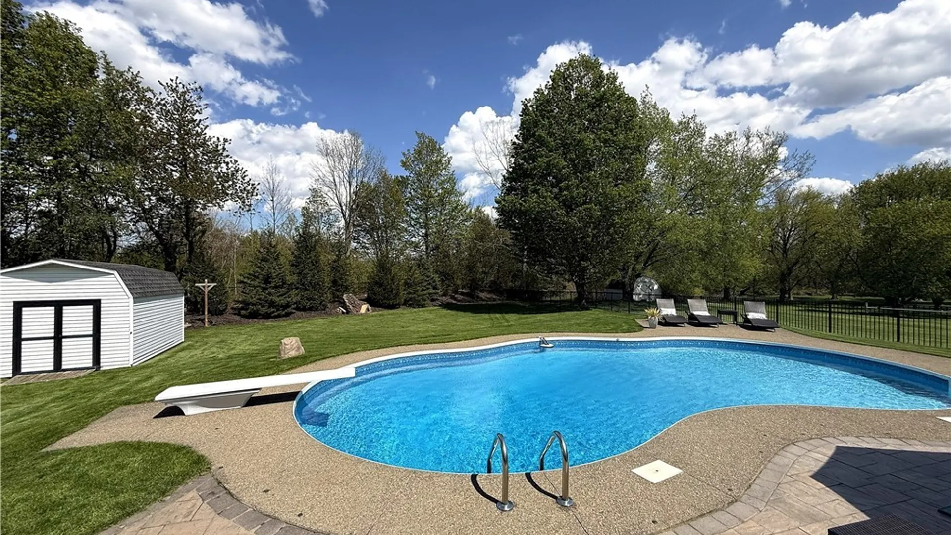 Property at 1413 Creek Pointe, Farmington, NY 14425 4