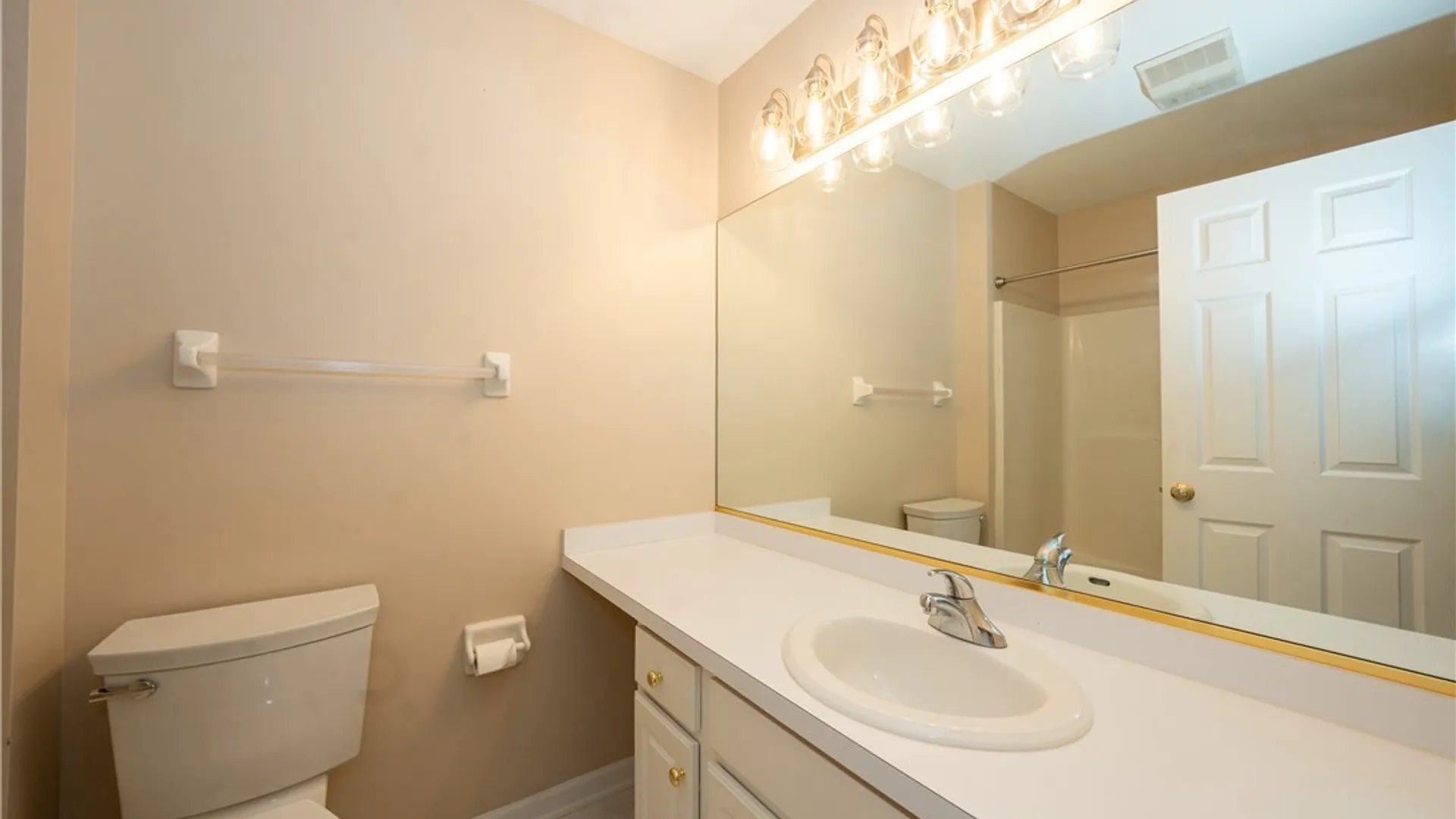 Property at 5075 Sheridan Drive, Amherst, NY 14221 35