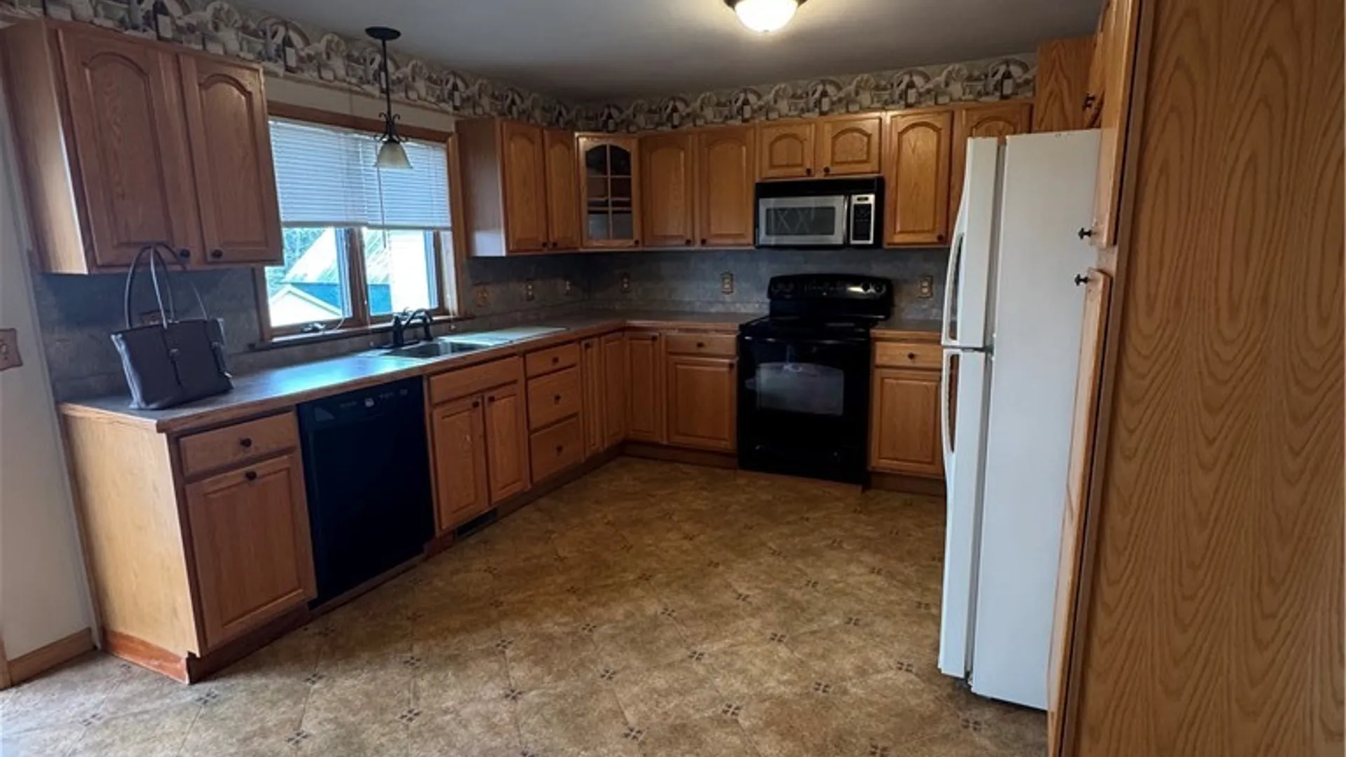 Property at 326 Lenox Avenue, Oneida, NY 13421 4