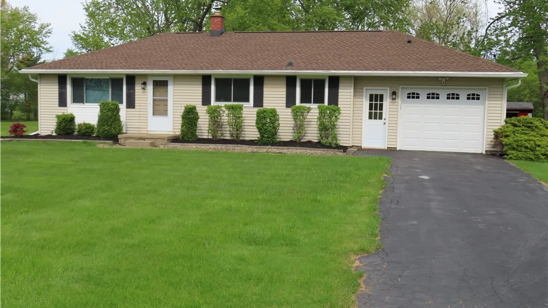Property at 43 Hessland Court, Elma, NY 14059 18