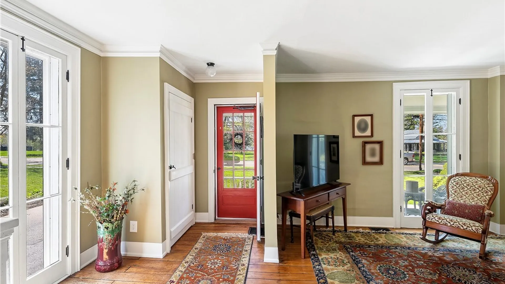 Property at 129 Genesee Street, Skaneateles, NY 13152 7
