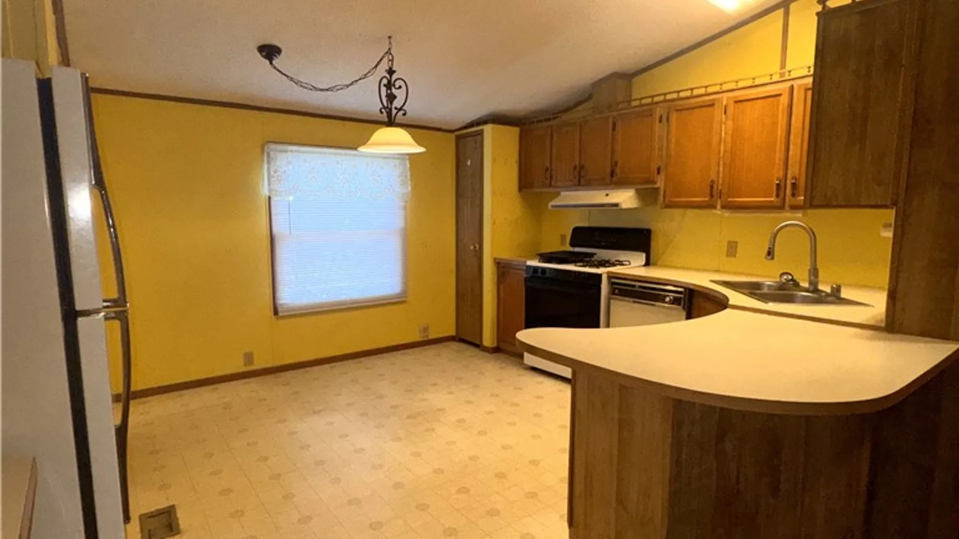 Property at 239 Sunset Drive, Clarendon, NY 14470 9