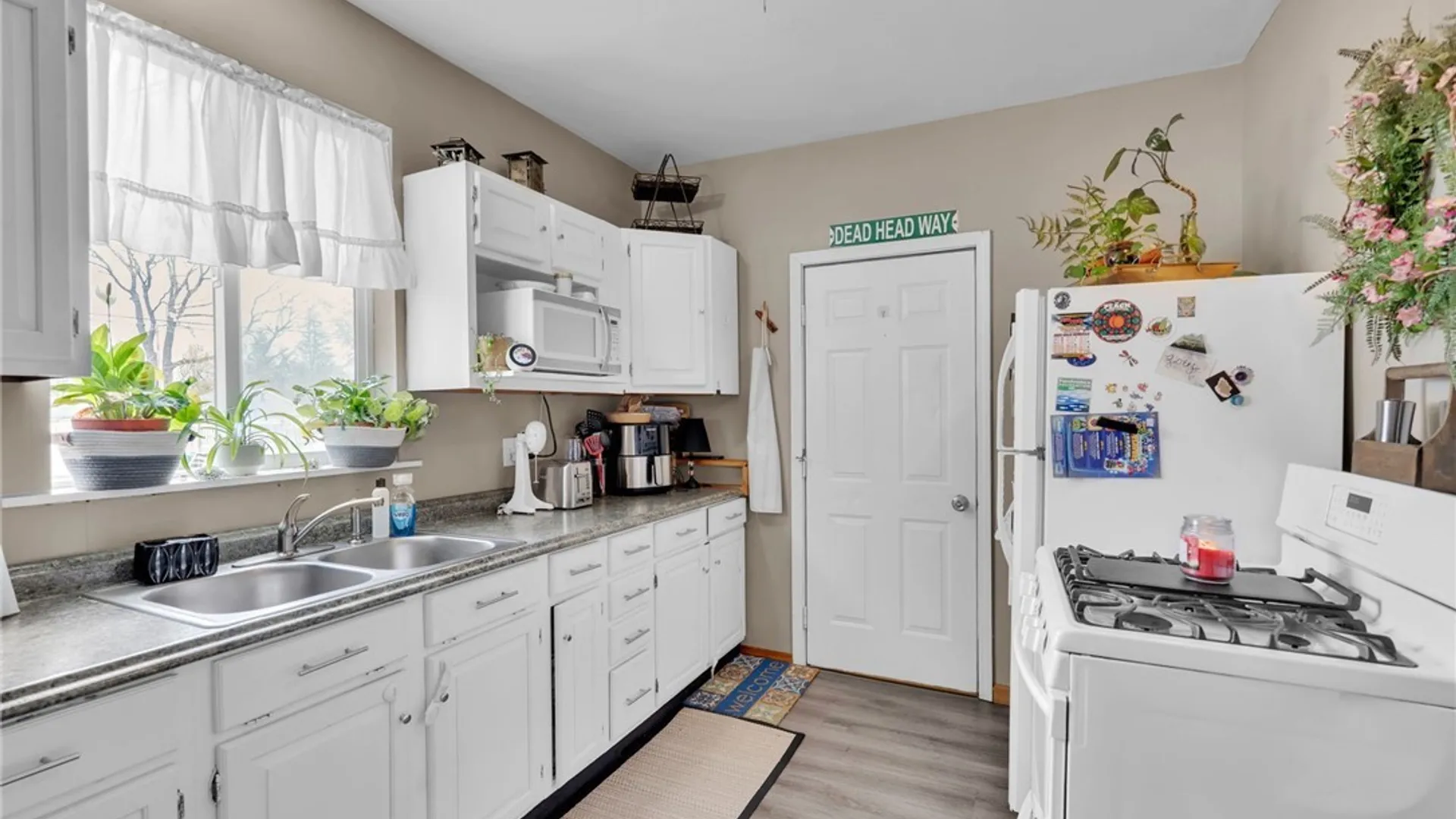 Property at 33 Downing Street, Buffalo, NY 14220 21