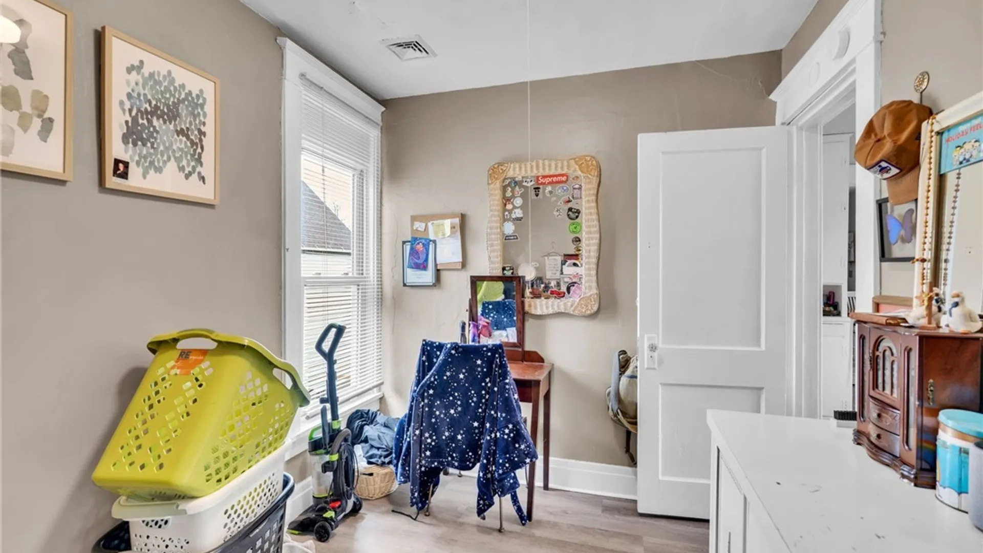 Property at 33 Downing Street, Buffalo, NY 14220 36