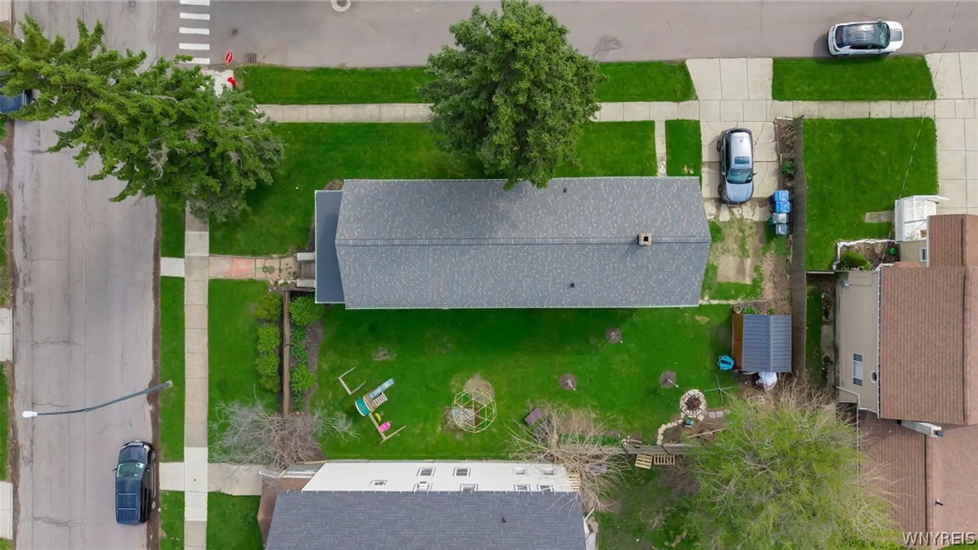 Property at 33 Downing Street, Buffalo, NY 14220 4