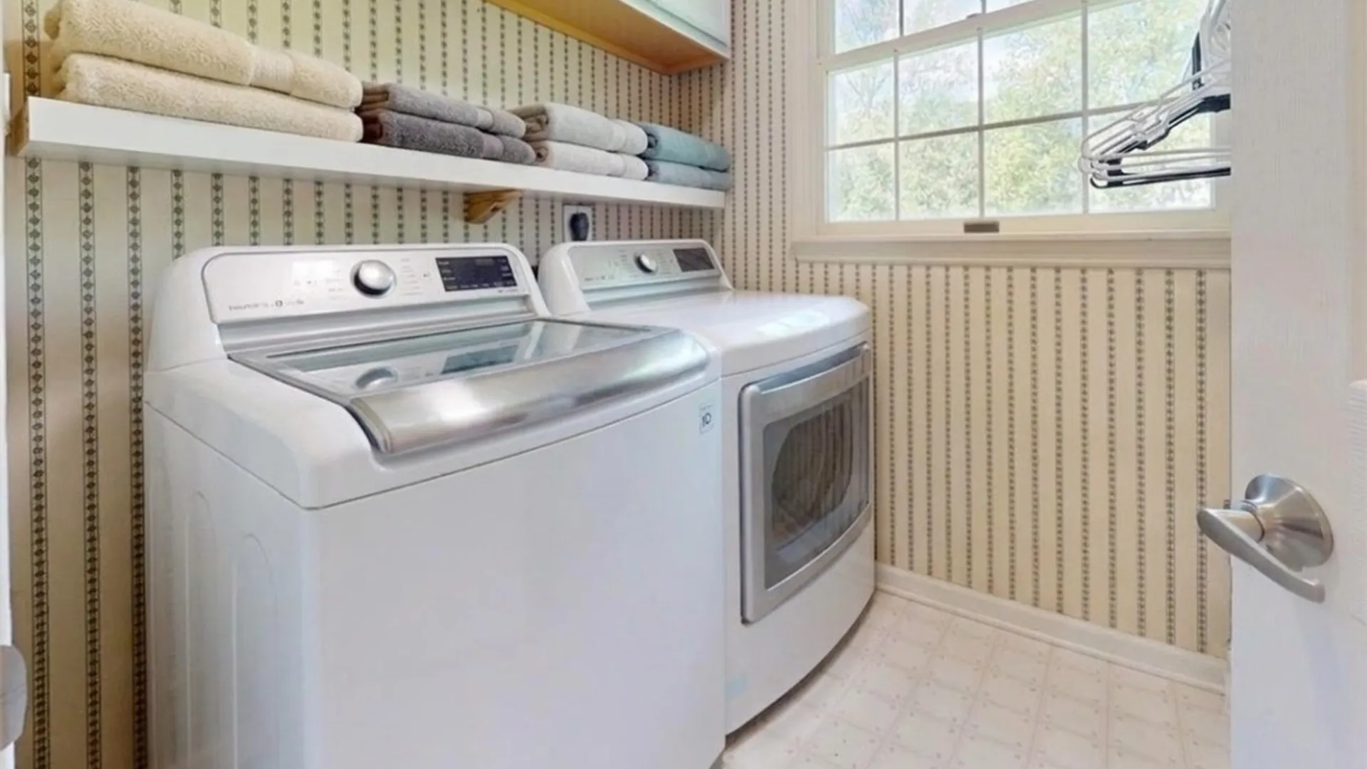 Property at 118 Simsbury Drive, Ithaca Town, NY 14850 14