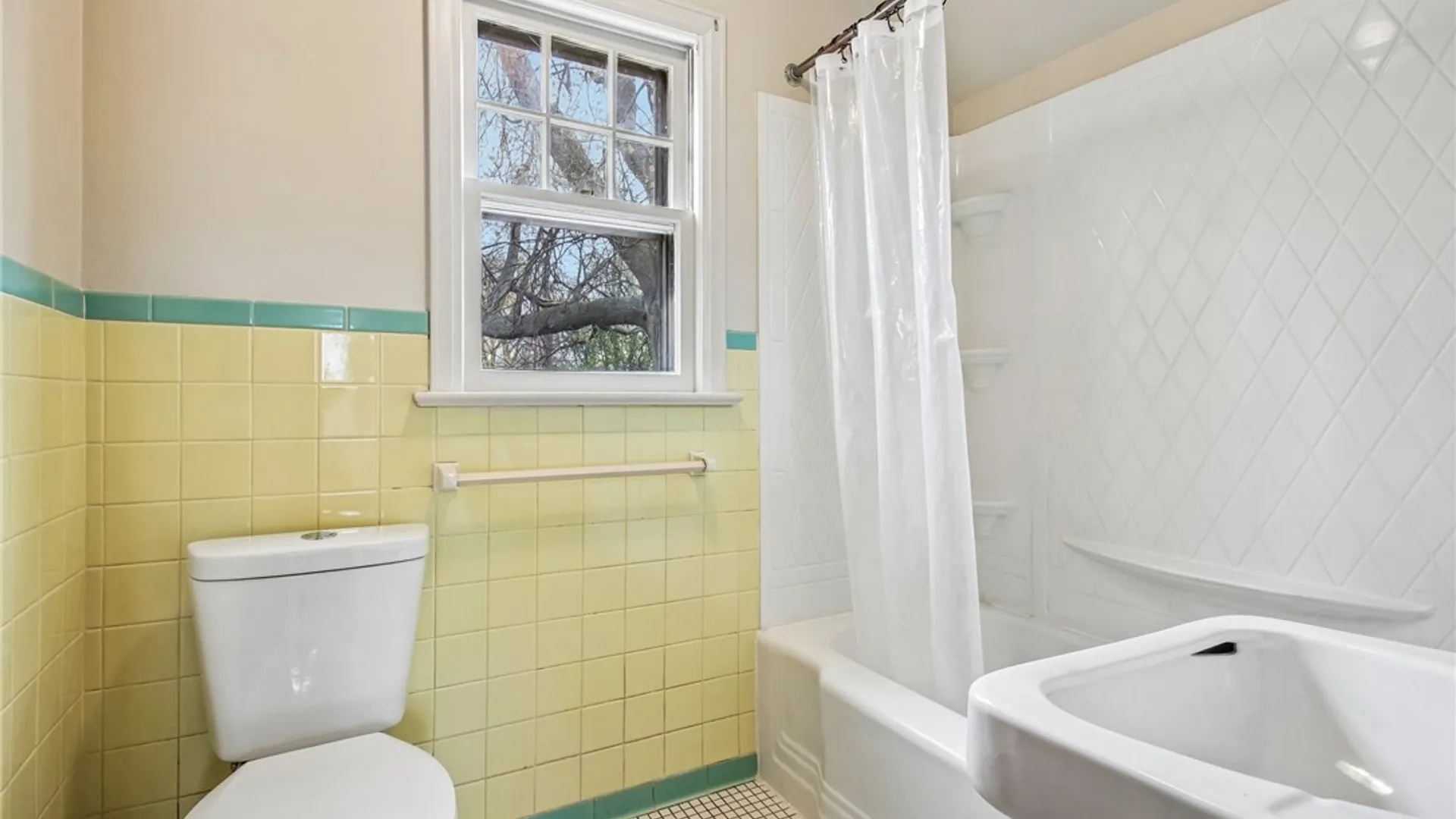 Property at 195 Lattimore Road, Rochester, NY 14620 17