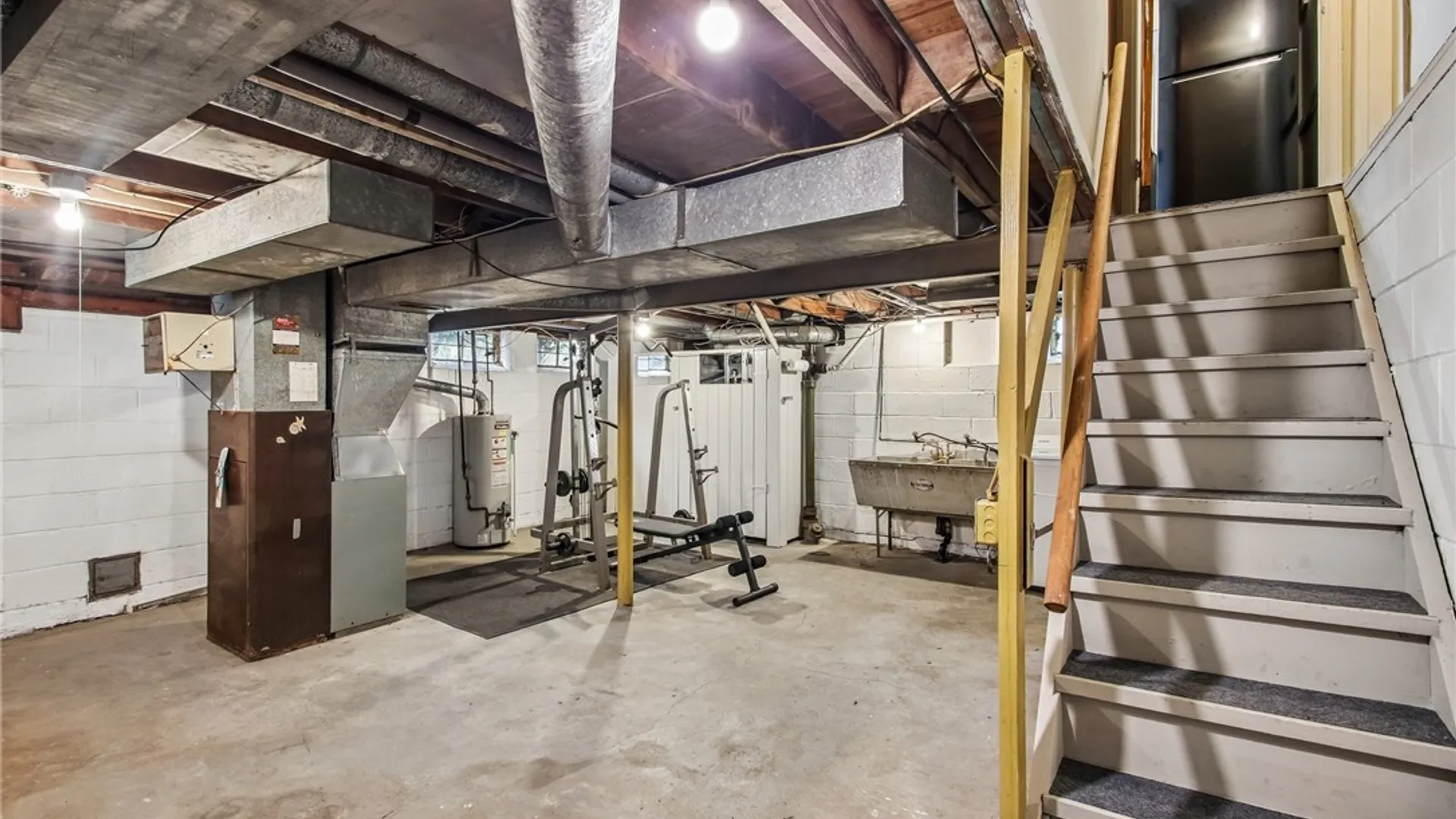 Property at 195 Lattimore Road, Rochester, NY 14620 27