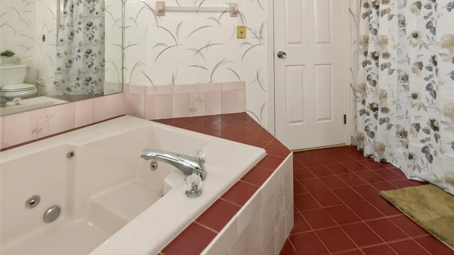 Property at 13 Running Brook Lane, Greece, NY 14626 35