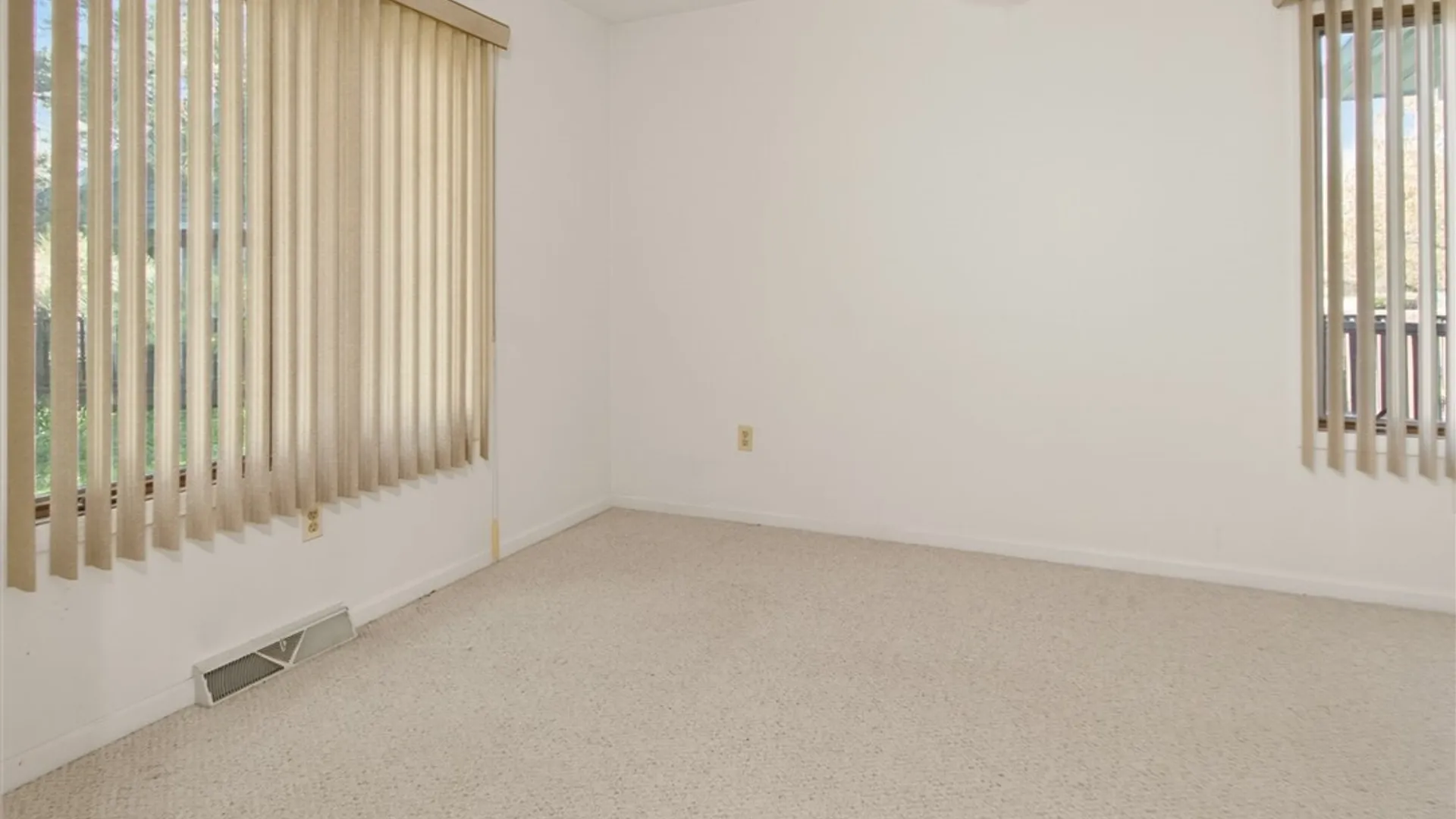 Property at 13 Running Brook Lane, Greece, NY 14626 36