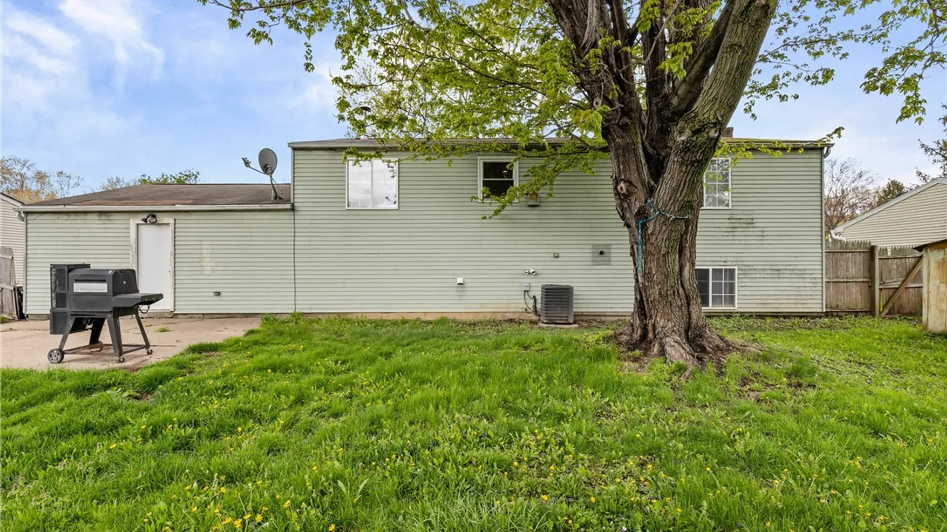 Property at 107 Overland Trail, Henrietta, NY 14586 21