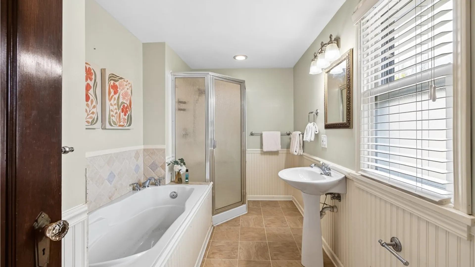Property at 24 Westbourne Road, Irondequoit, NY 14617 22