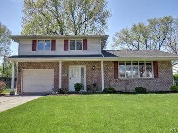 Property at 17 Willow Green Drive, Amherst, NY 14228