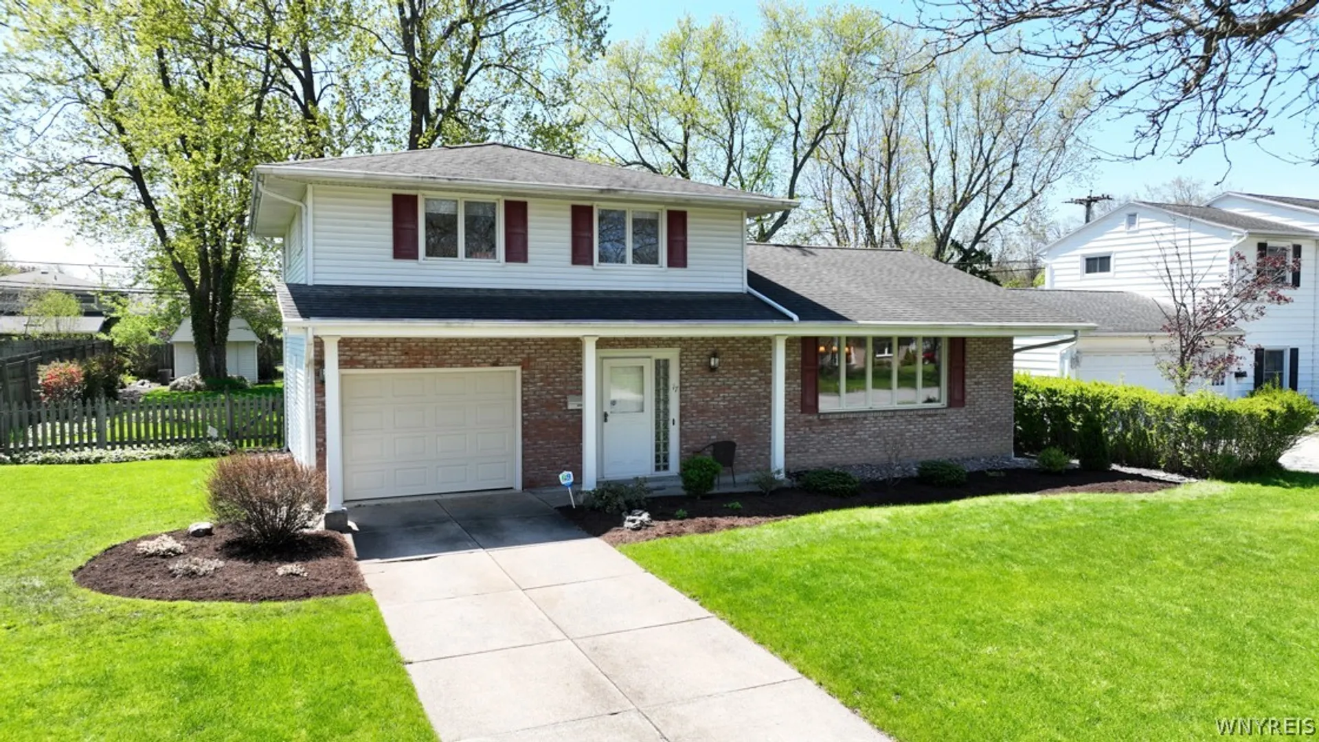 Property at 17 Willow Green Drive, Amherst, NY 14228 2