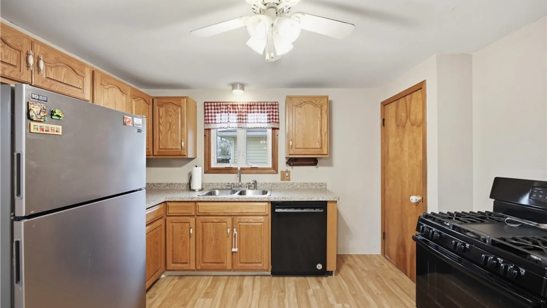 Property at 89 Satinwood Drive, Cheektowaga, NY 14225 10