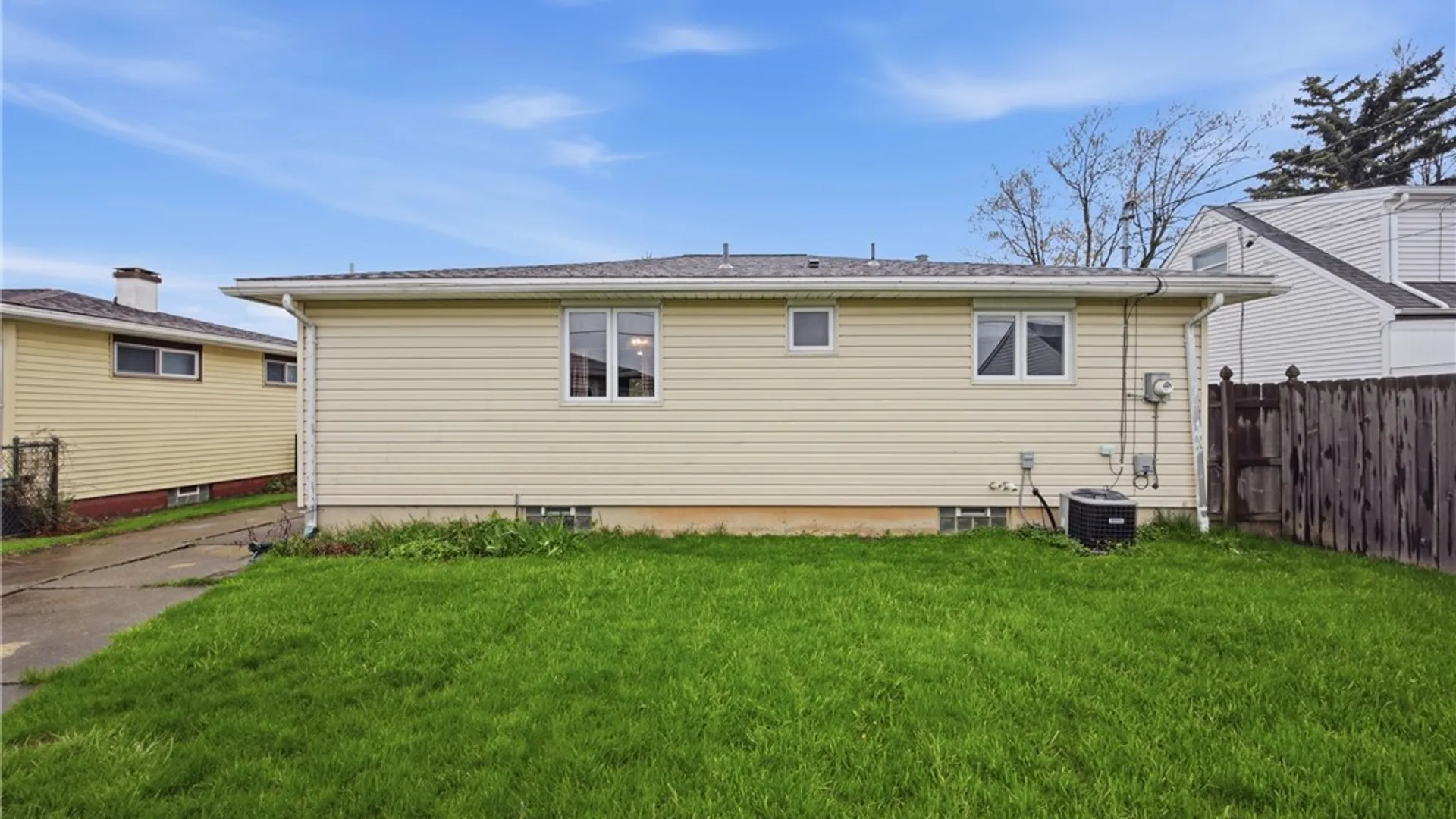 Property at 89 Satinwood Drive, Cheektowaga, NY 14225 23