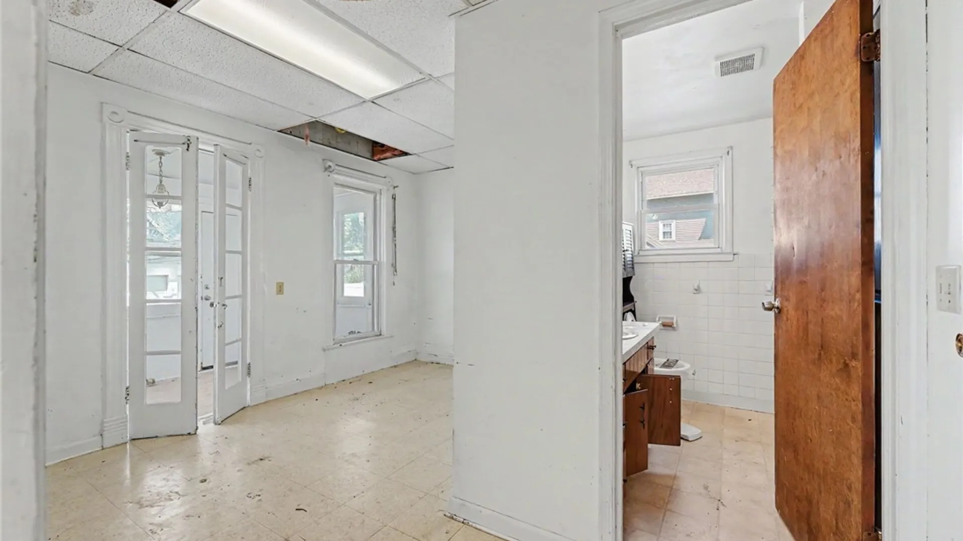 Property at 227 Genesee Street, Lockport City, NY 14094 13
