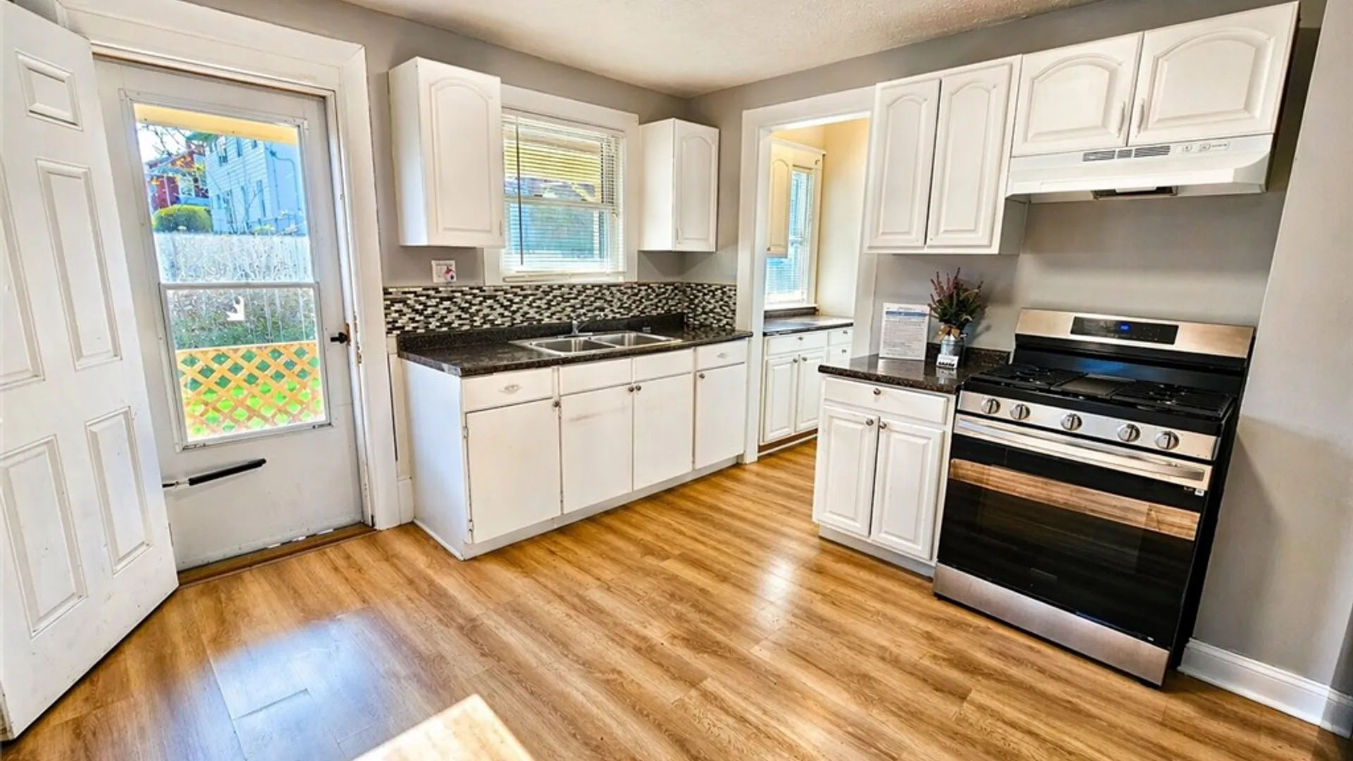 Property at 18 Lakeview, Rochester, NY 14613 3