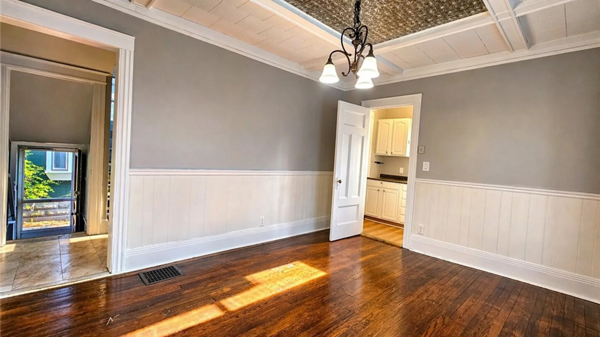Property at 18 Lakeview, Rochester, NY 14613 7