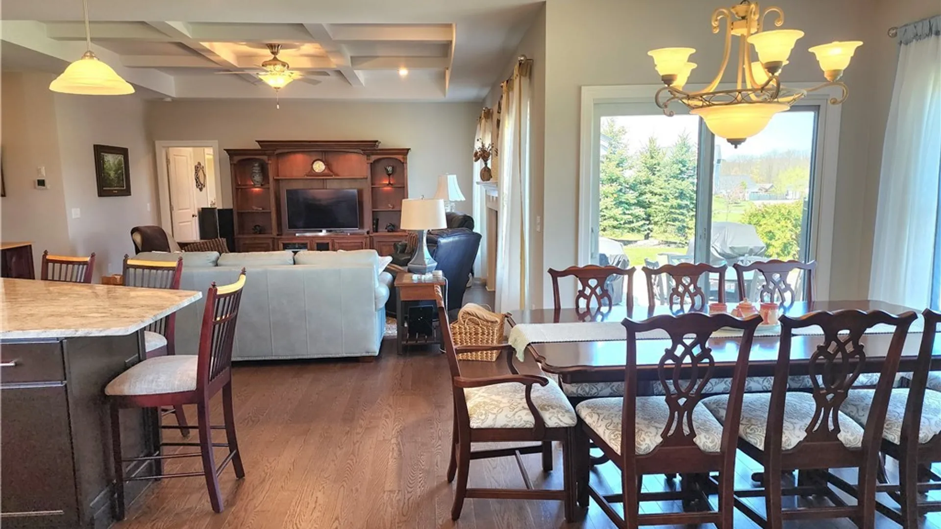 Property at 10 Autumn Lane, Orchard Park, NY 14127 10