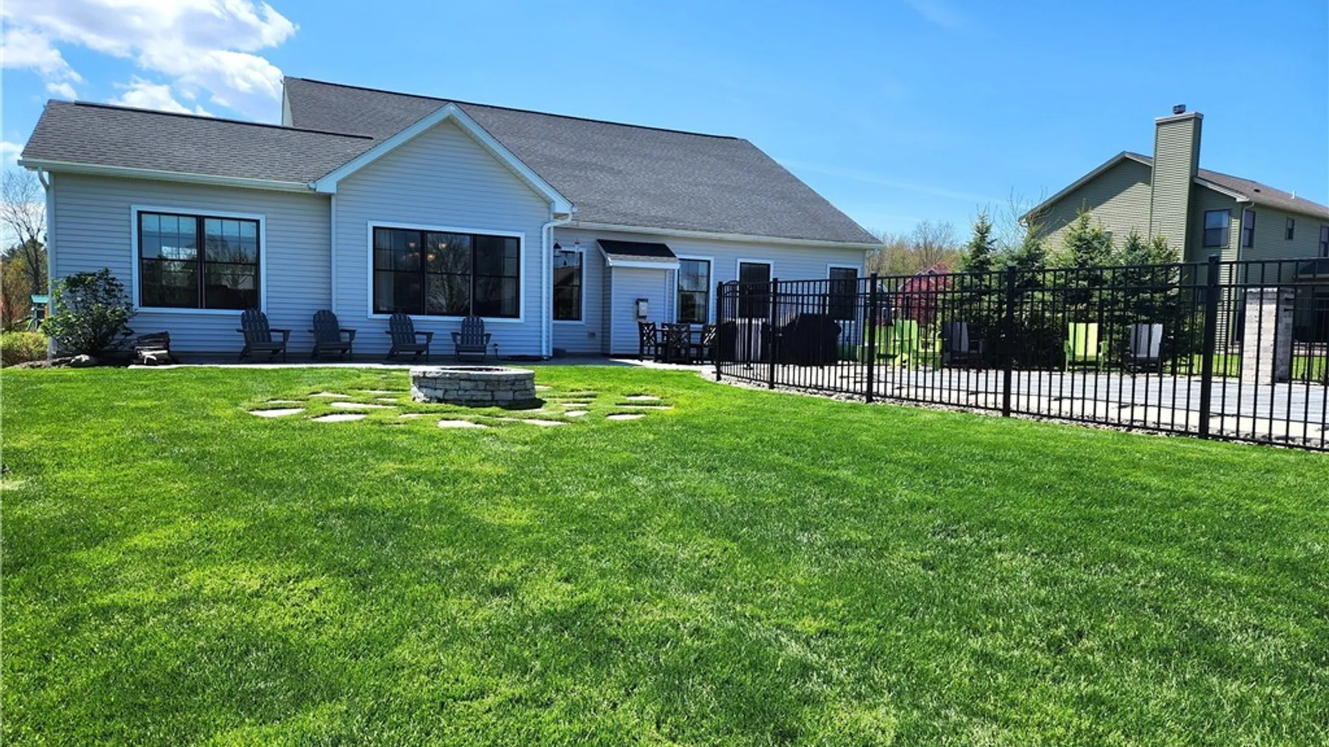 Property at 10 Autumn Lane, Orchard Park, NY 14127 33