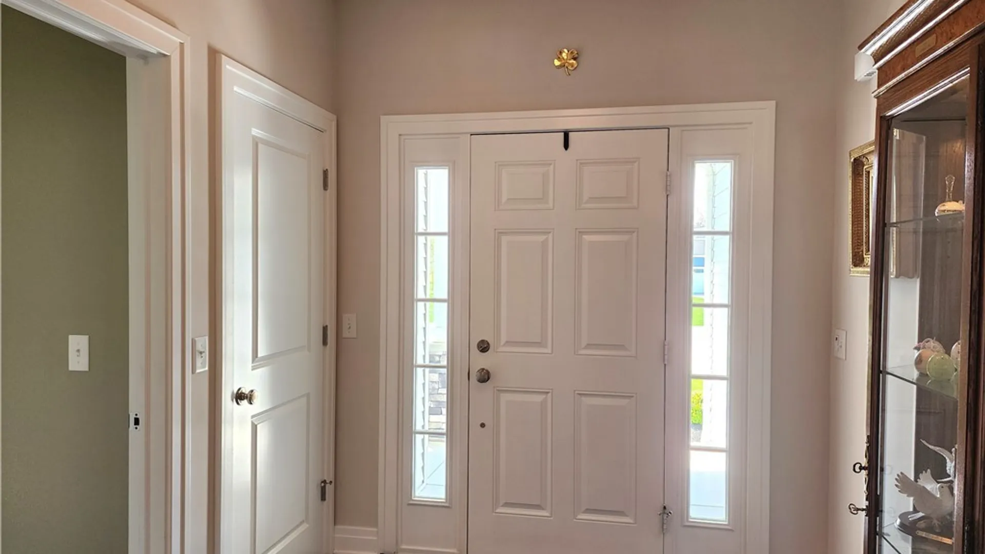 Property at 10 Autumn Lane, Orchard Park, NY 14127 5