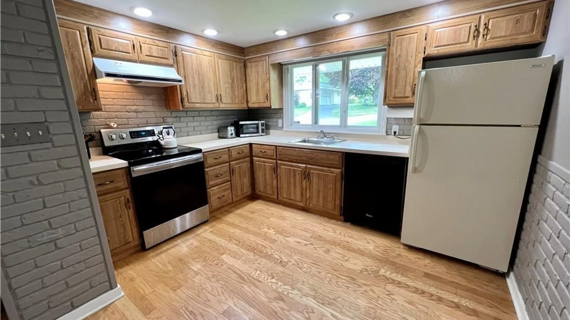 Property at 2 Gayle Road, Skaneateles, NY 13152 14