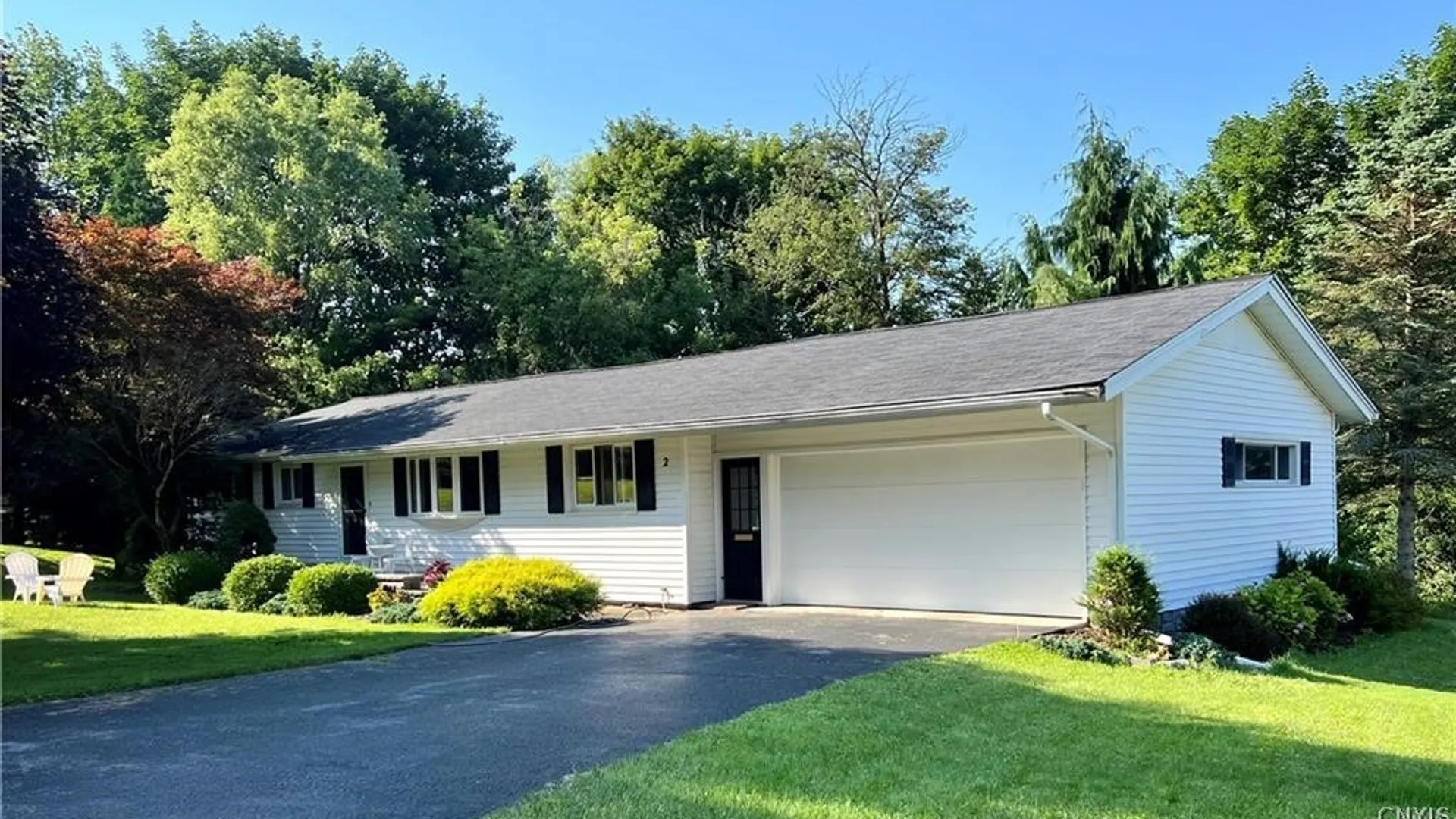 Property at 2 Gayle Road, Skaneateles, NY 13152 3