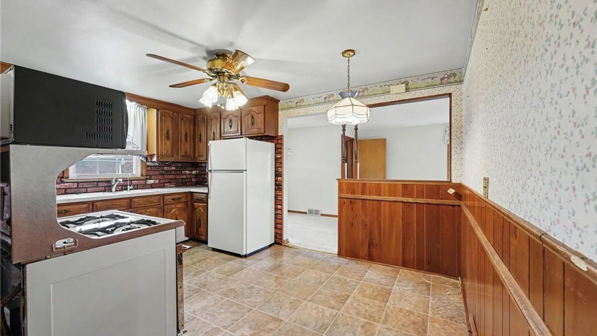 Property at 146 Marycrest Lane, West Seneca, NY 14224 10