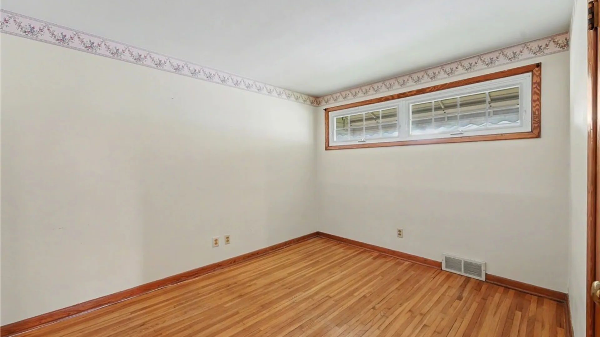 Property at 146 Marycrest Lane, West Seneca, NY 14224 19