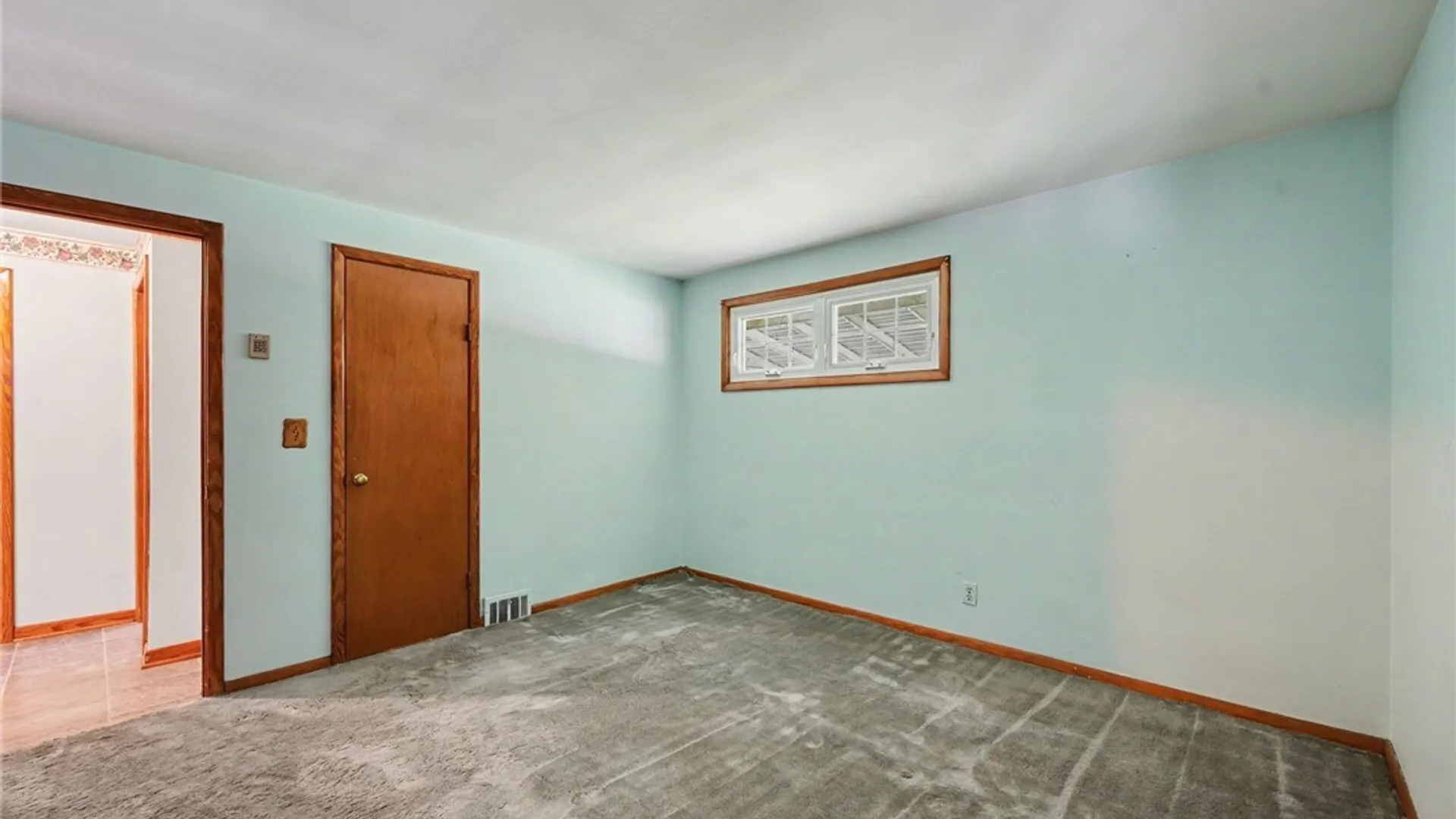 Property at 146 Marycrest Lane, West Seneca, NY 14224 28