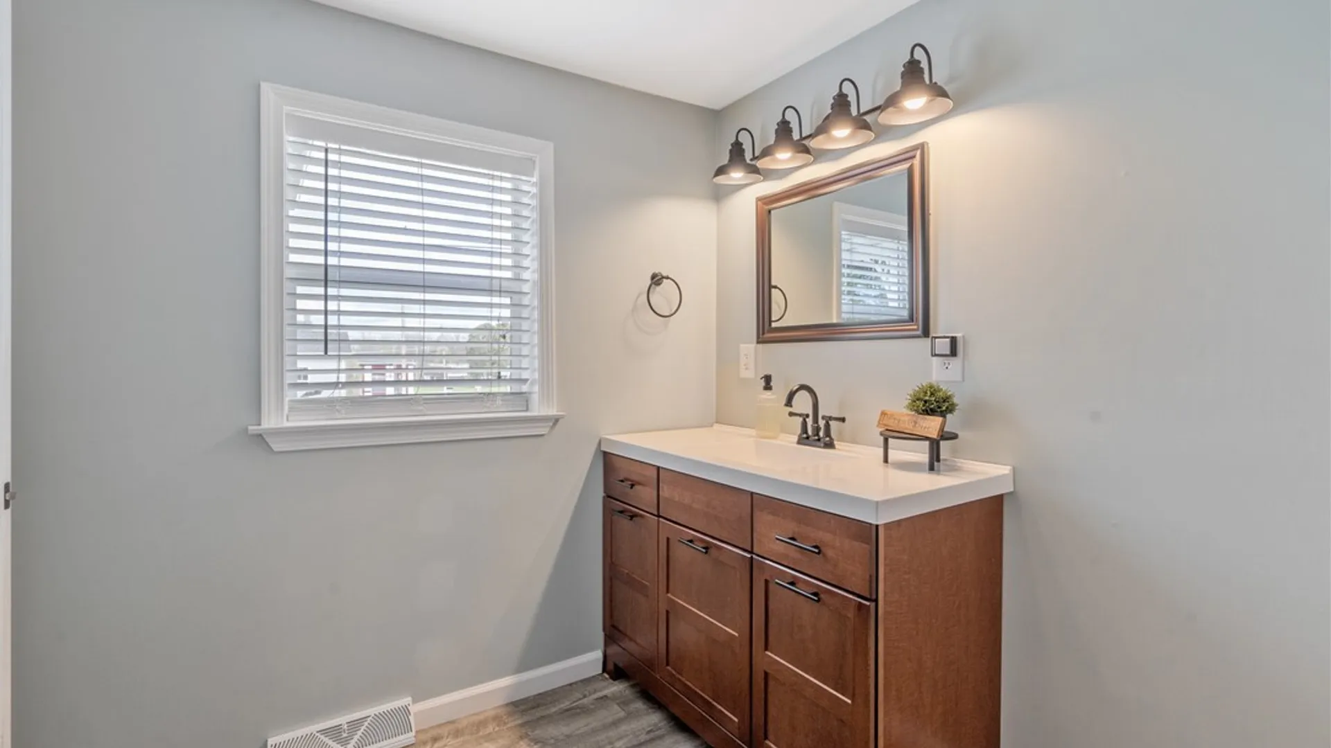 Property at 201 Niagara Avenue, Geddes, NY 13209 30