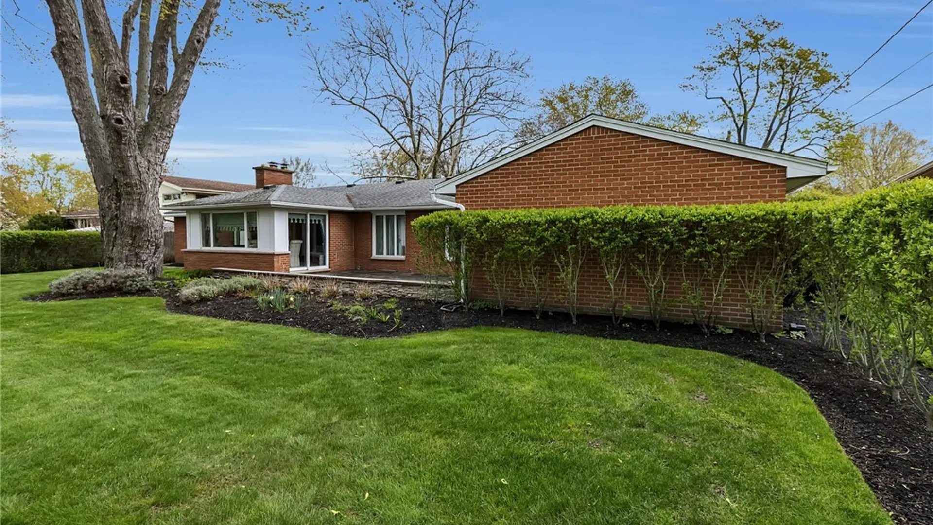 Property at 130 Troy Del Way, Amherst, NY 14221 2