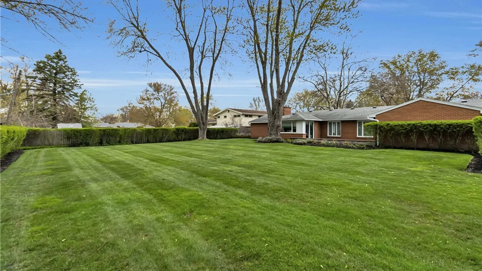 Property at 130 Troy Del Way, Amherst, NY 14221 3