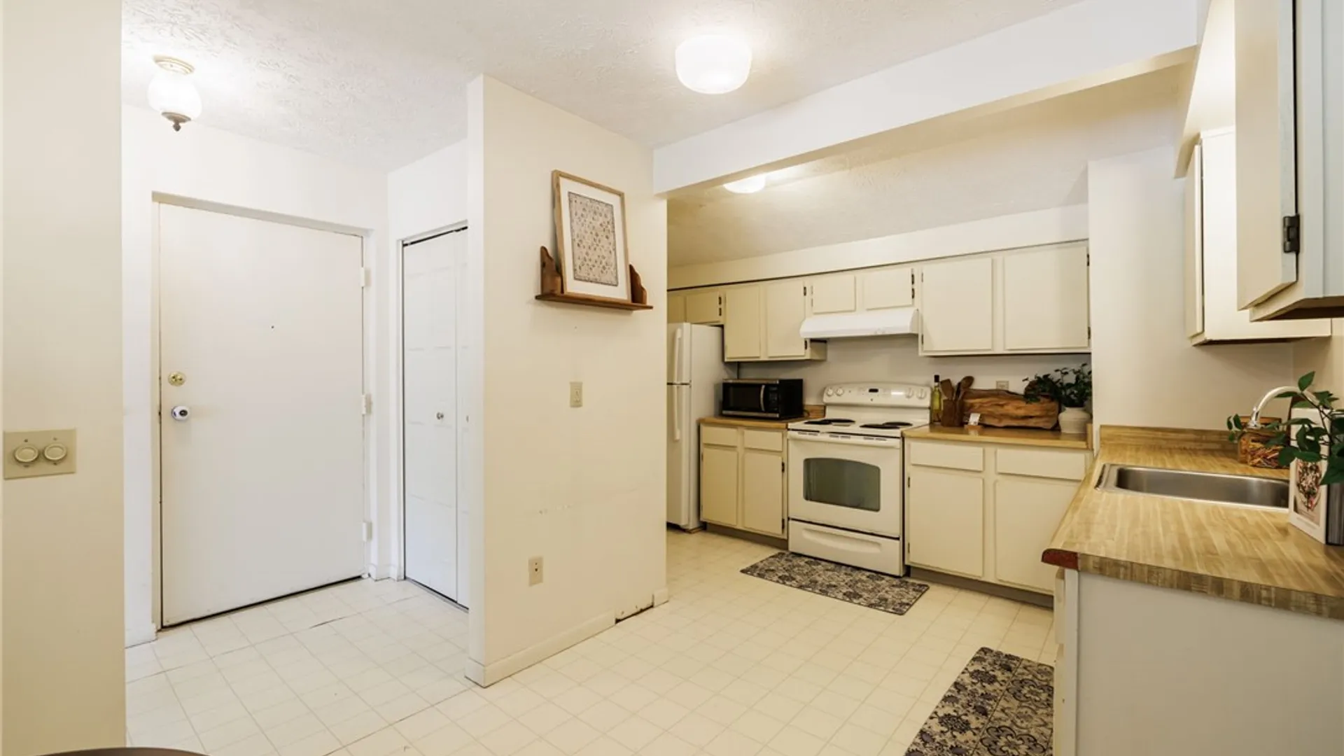 Property at 15 High Gate Unit #8, Perinton, NY 14450 10