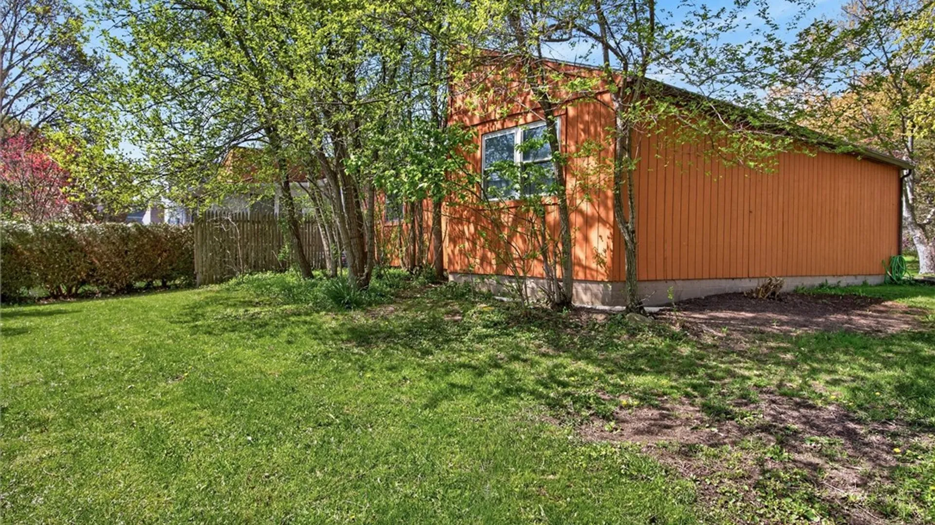Property at 10 Hanningfield Circle, Perinton, NY 14450 29