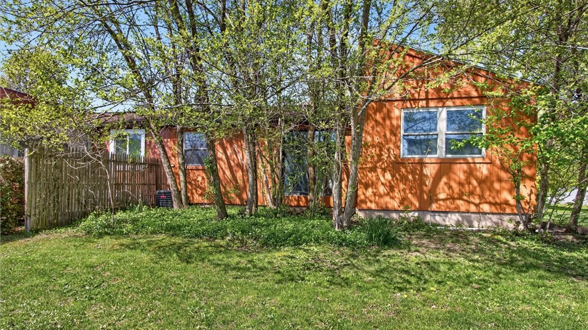 Property at 10 Hanningfield Circle, Perinton, NY 14450 30