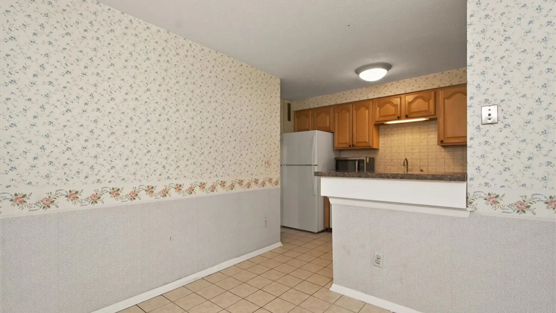 Property at 10 Hanningfield Circle, Perinton, NY 14450 9