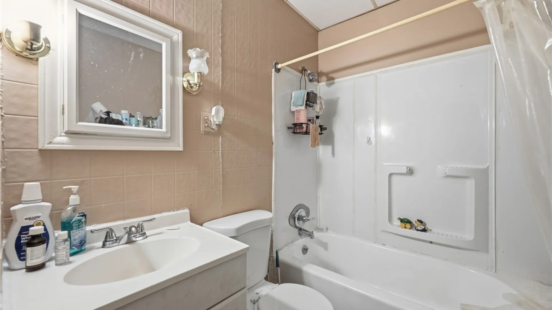 Property at 626 Delavan Avenue, Buffalo, NY 14211 15