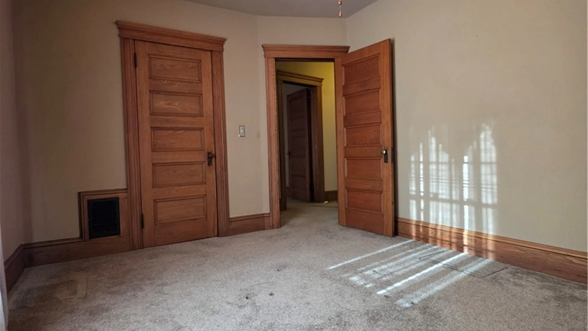 Property at 425 Broadway Street, Elmira City, NY 14904 15