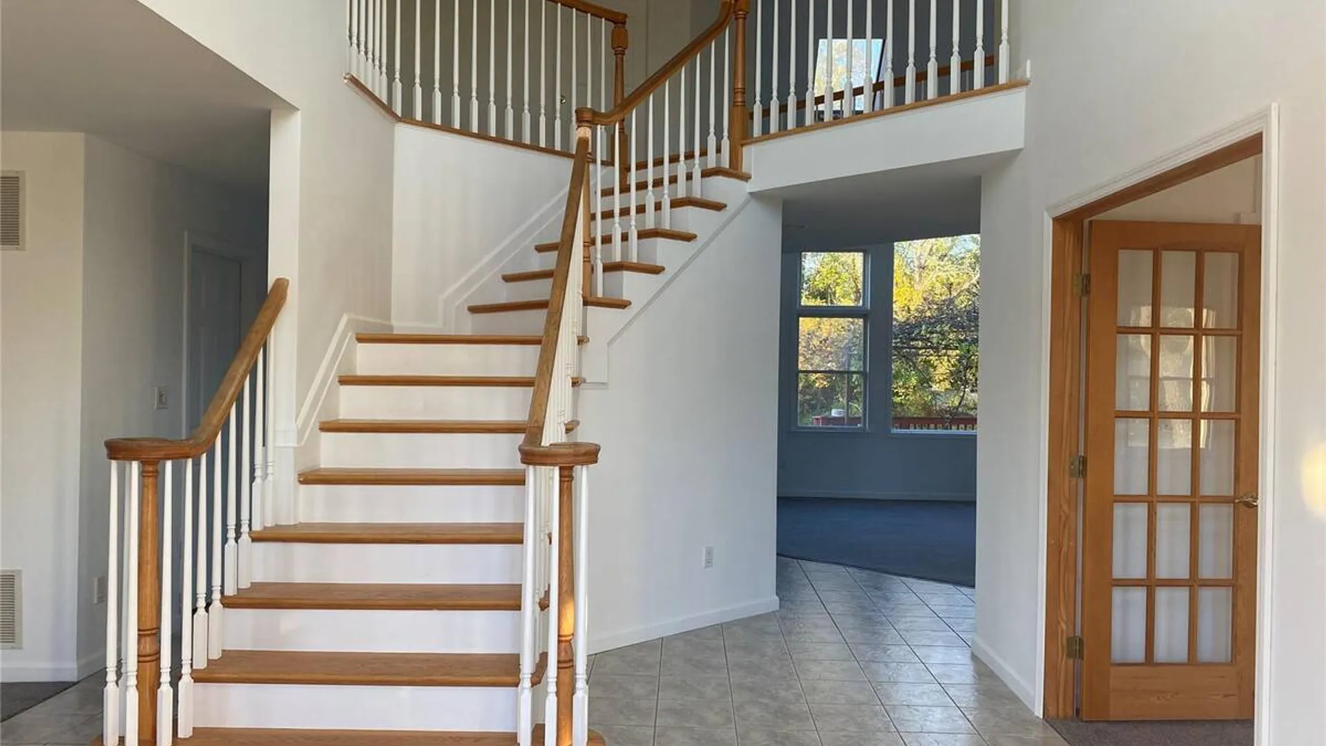 Property at 1 Pal Court, Shoreham, NY 11786 4