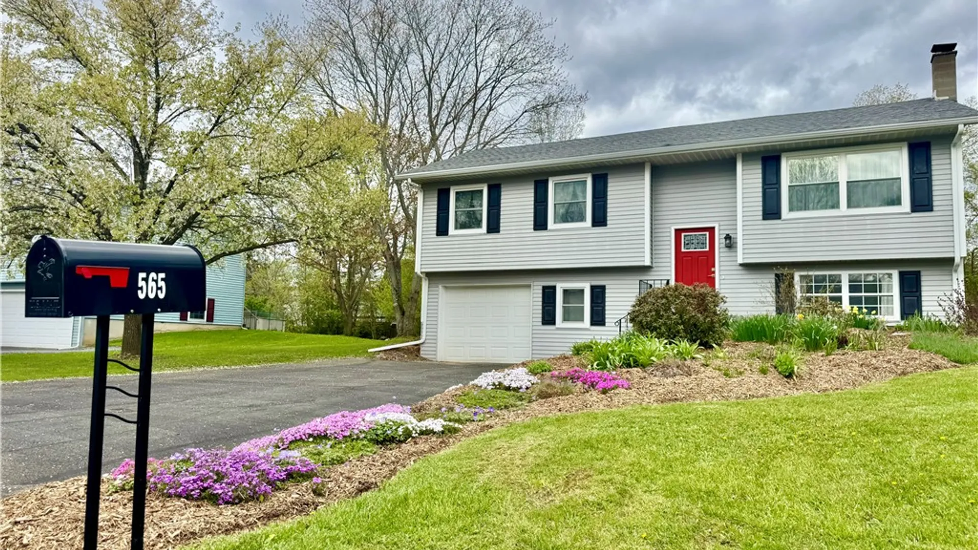 Property at 565 Meadowbrook Parkway, Horseheads, NY 14845 3