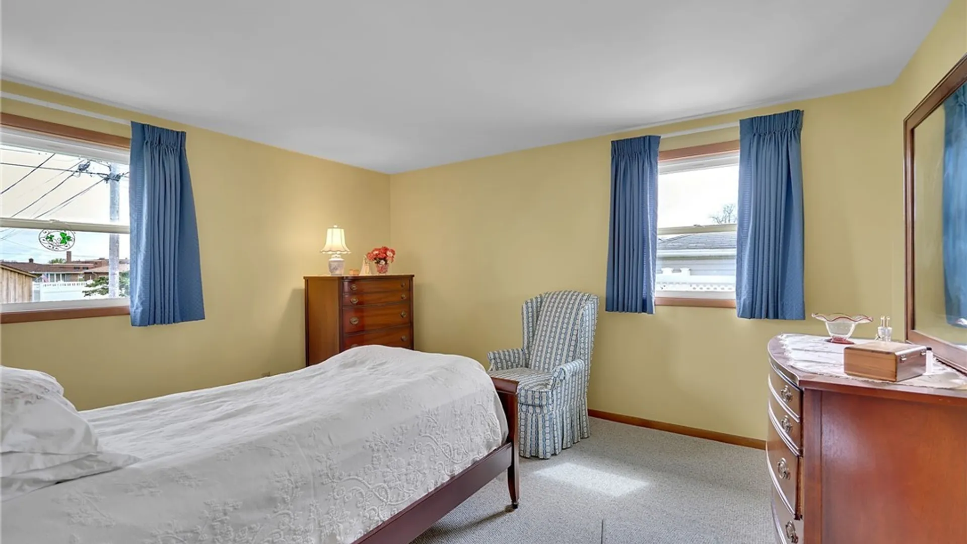 Property at 4 Village Lane, Cheektowaga, NY 14212 25