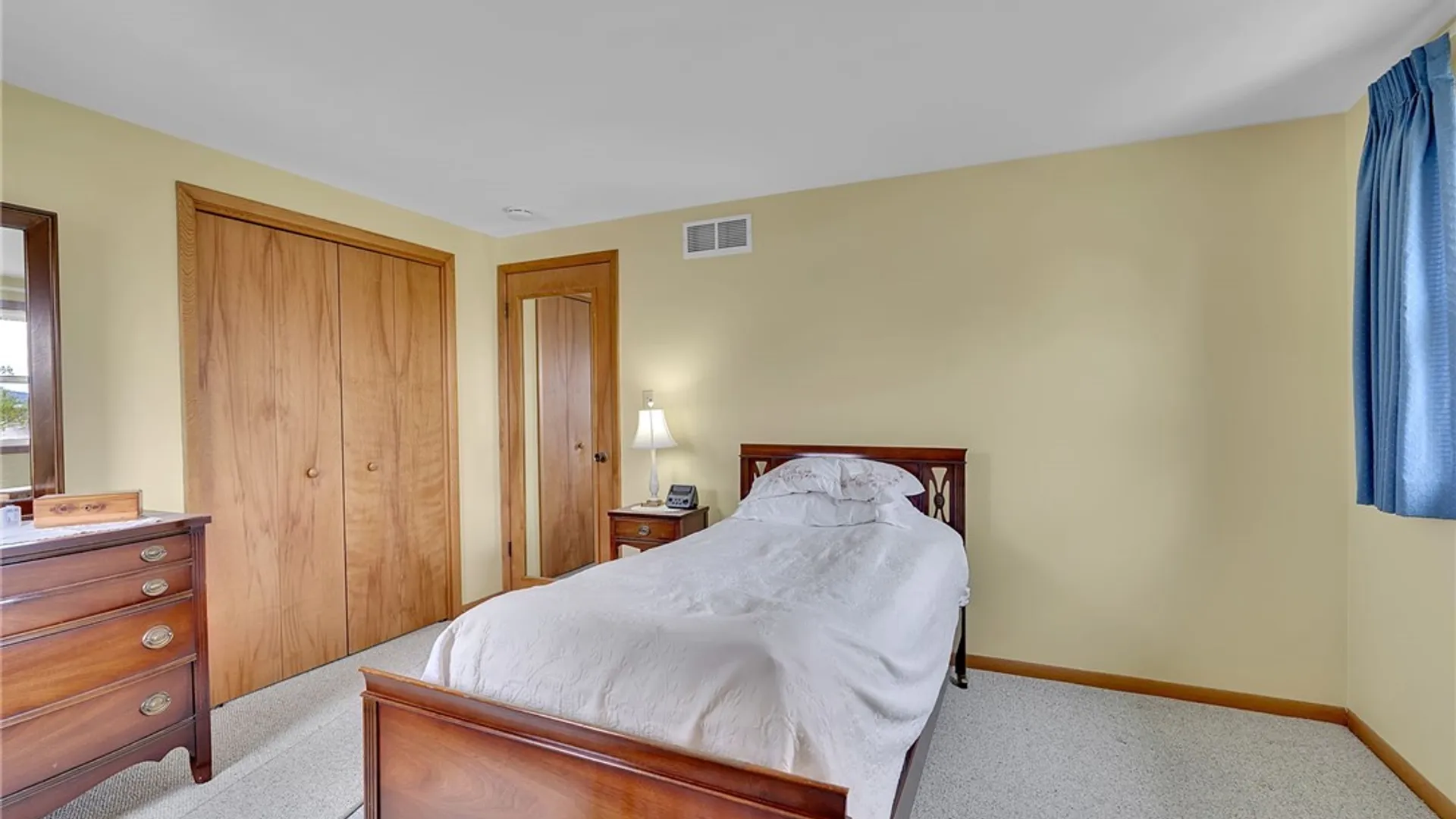 Property at 4 Village Lane, Cheektowaga, NY 14212 27